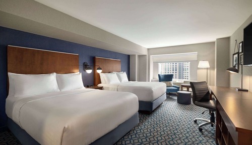 2-Bedroom Family Suite,1 King Bed and 2 Queen Beds, Non-Smoking