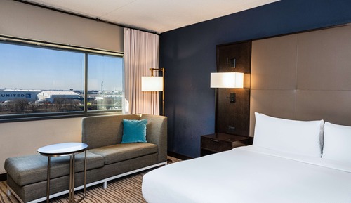Habitación, 1 cama de matrimonio grande (Views of EWR Runway and Port)