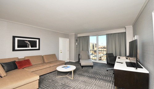 Suite, 1 cama de matrimonio grande, balcón, con vistas (Plaza View)