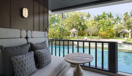 Room, 1 King Bed, Non Smoking, Lagoon Access