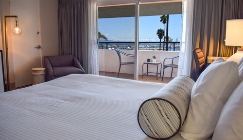 Habitación, 1 cama de matrimonio grande, balcón (Harborside)