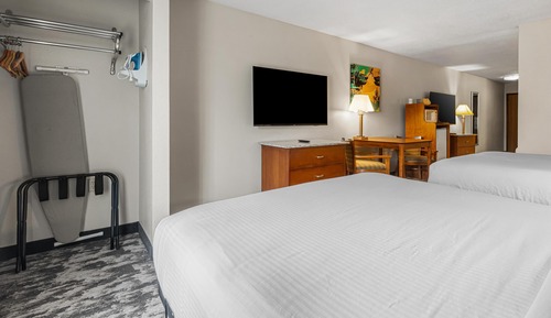 Habitación estándar, varias camas, no fumadores, frigorífico y microondas (1 king and 2 queen beds)