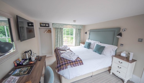 Comfort Double Room (Low ceiling height; Bath only)