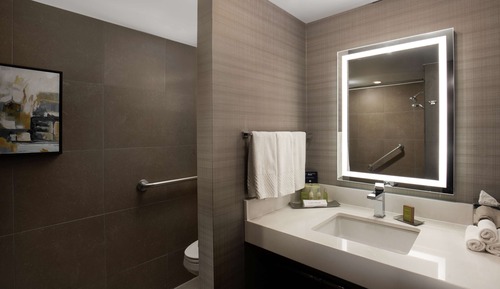 Habitación, 1 cama de matrimonio grande, accesible para personas con discapacidad, bañera