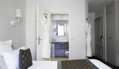 Habitación Doble Superior - Minibar soft de cortesía, bandeja de cortesía,Chromecast,Prensa digital