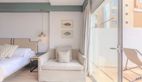 Habitación triple, balcón, vistas al mar