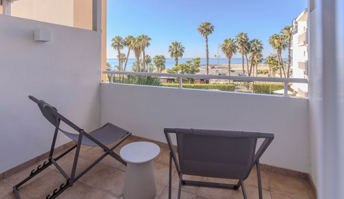 Habitación familiar, balcón