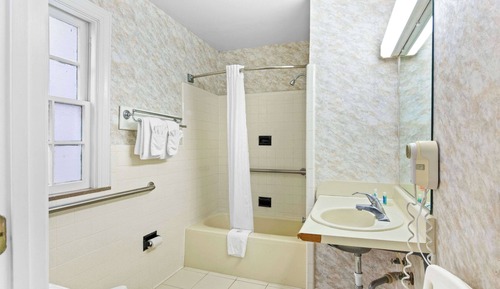 Habitación, 1 cama de matrimonio grande con sofá cama, accesible para personas con discapacidad