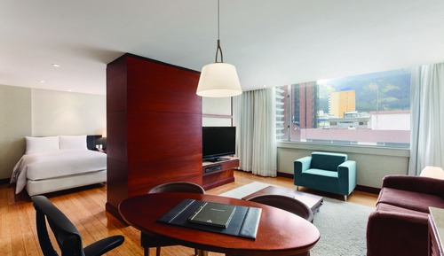 Suite ejecutiva, 2 camas dobles, acceso al Business Lounge