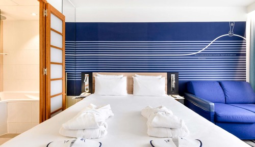 Habitación estándar con 2 camas individuales, varias camas