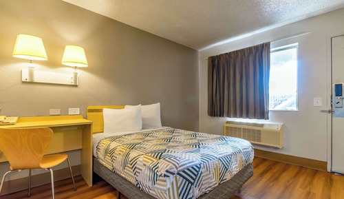 Habitación Deluxe, 1 cama de matrimonio, accesible en silla de ruedas, frigorífico y microondas
