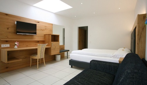Habitación doble, en edificio anexo