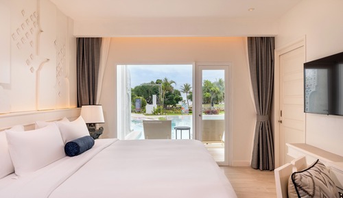 One Bedroom Lagoon Pool Access Suites