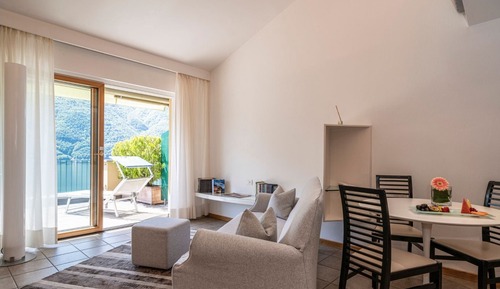 Suite panorámica, terraza, vistas al lago
