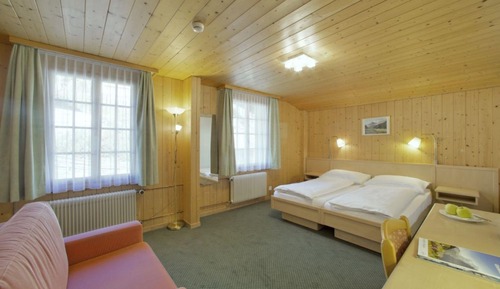 Habitación familiar doble (2 Extra Bed)