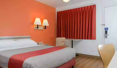Habitación, 1 cama de matrimonio, accesible en silla de ruedas (Mobility, Bathtub W/grab Bars)