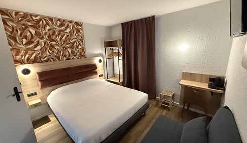 Habitación estándar, 1 cama de matrimonio, no fumadores (with Single Sofabed)