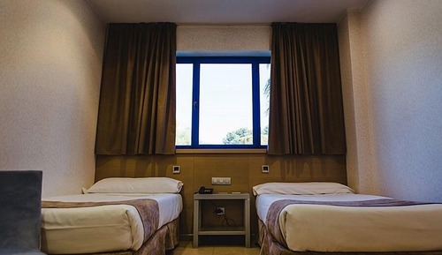 Habitación con 2 camas individuales