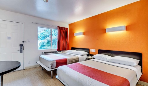 Habitación estándar, 2 camas dobles, no fumadores