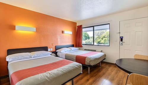 Habitación estándar, 2 camas dobles, no fumadores