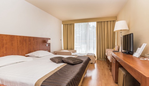 Classic room with balcony, Park side - Extra bed