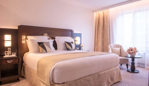 Deluxe King Room