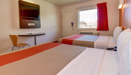 Habitación estándar, 2 camas dobles, fumadores