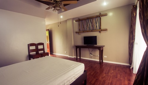 Habitación estándar, 1 cama de matrimonio, vistas parciales al mar