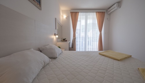 Habitación triple, balcón, vistas a la ciudad