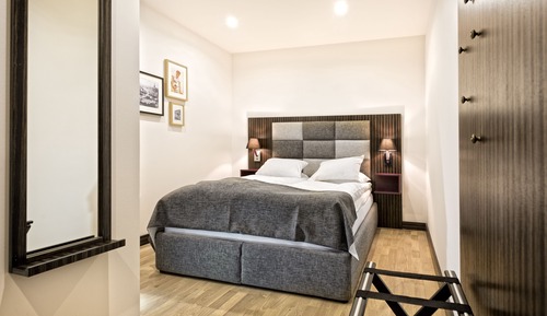 Habitación doble, sin ventanas