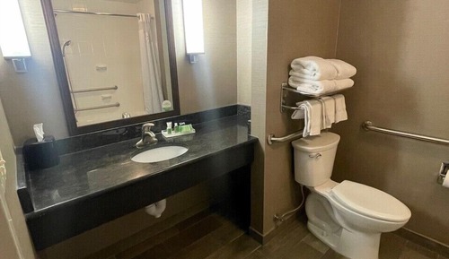 Habitación estándar, 2 camas de matrimonio (Mobility, Accessible Tub)