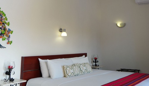 Habitación Deluxe, 1 cama de matrimonio grande, vistas a la piscina