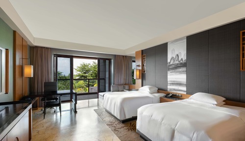 Habitación, 2 camas dobles, balcón, vistas al jardín