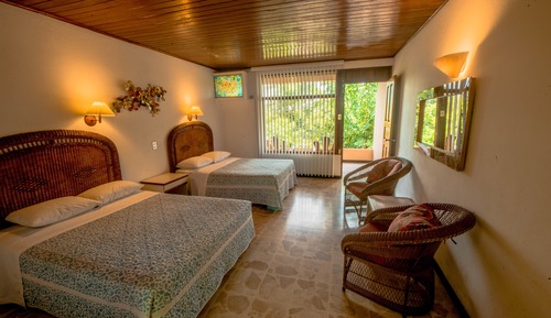 Standard Room, 2 Double Beds (Facing Main Street)
