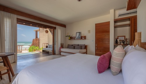Suite, piscina privada, frente a la playa (Ground floor)