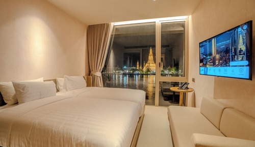 Deluxe Double or Twin Room with River View (Higher Floor)