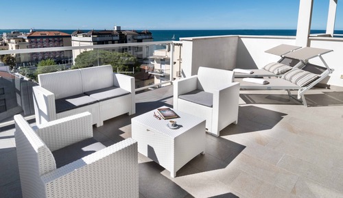 Suite junior, terraza, vistas al mar