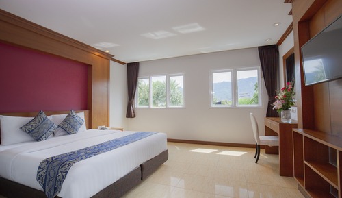 Grand Deluxe Balcony Room, Pool View