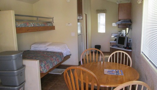 Cabaña estándar, no fumadores (Linens Included)