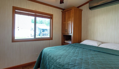 Cabaña Deluxe, 2 habitaciones (Park Model, Linens Included)