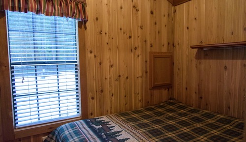 Cabin, 1 Bedroom (No Pets, Linens Available)
