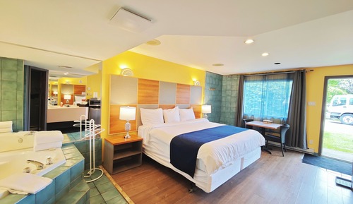 Habitación Deluxe, 1 cama de matrimonio grande, bañera de hidromasaje, planta baja