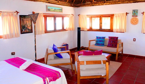 Habitación cuádruple familiar, varias camas, vistas parciales al mar