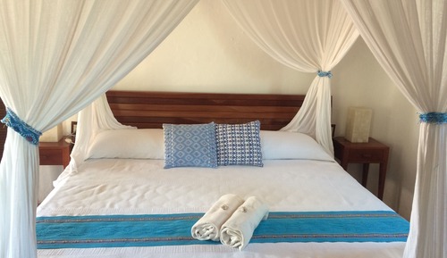 Habitación, 1 cama de matrimonio grande, vistas parciales al mar