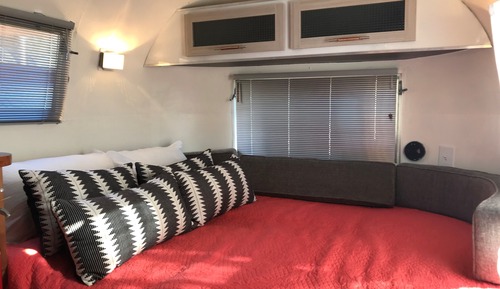 Vintage Airstream - Full 