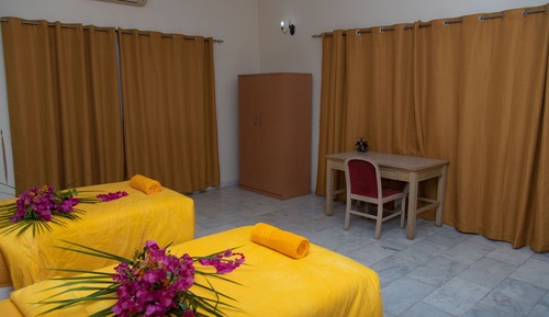 Habitación familiar, vistas a la piscina