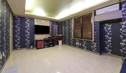 Ondol Room