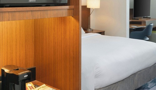 Habitación ejecutiva, 1 cama de matrimonio grande con sofá cama (Hearing Accessible)