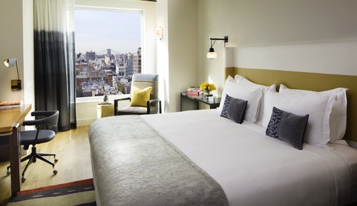 Habitación estándar, 1 cama de matrimonio grande, vistas a la ciudad (Mid Floor)