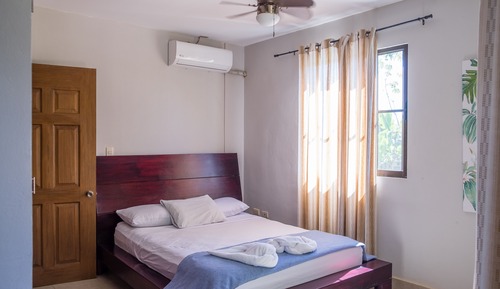 Casa familiar, 2 habitaciones, 2 baños